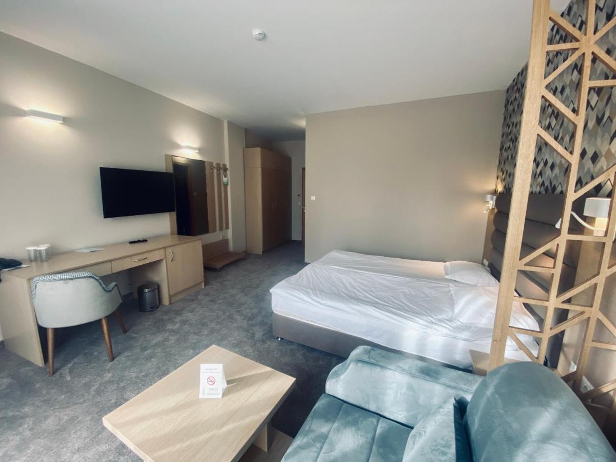 Hotel Orpheus - Casino And Spa 팜포로보 외부 사진