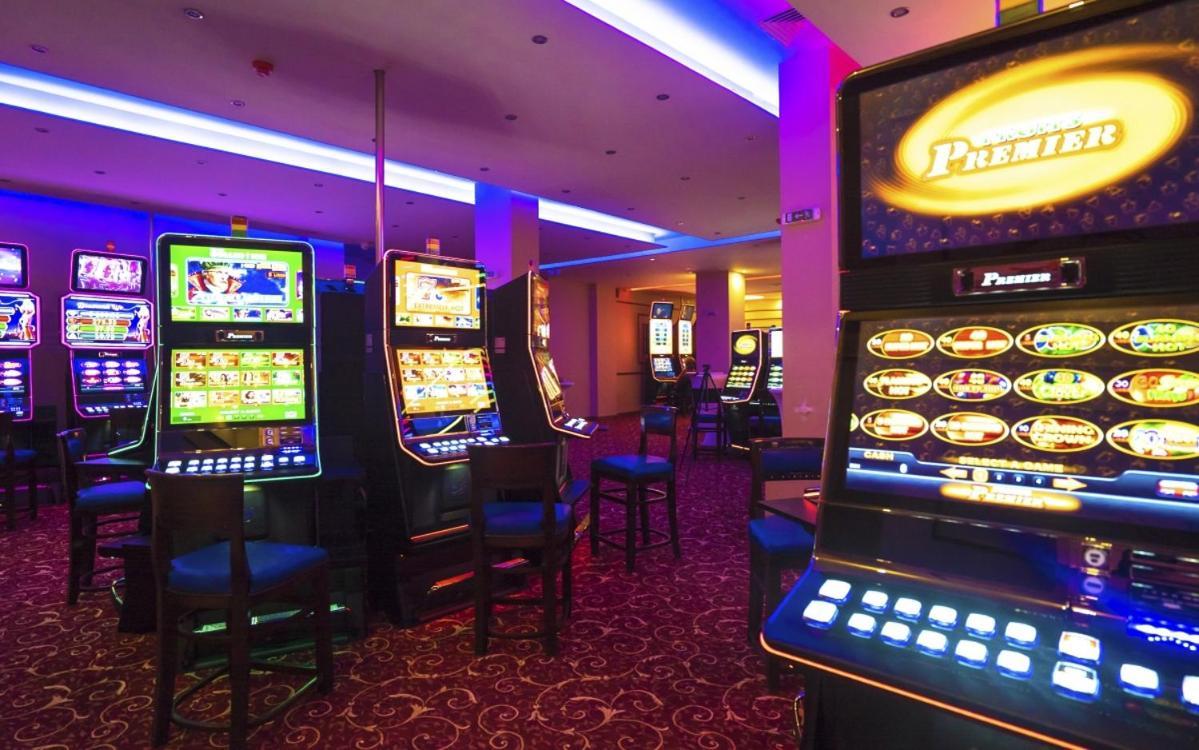 Hotel Orpheus - Casino And Spa 팜포로보 외부 사진