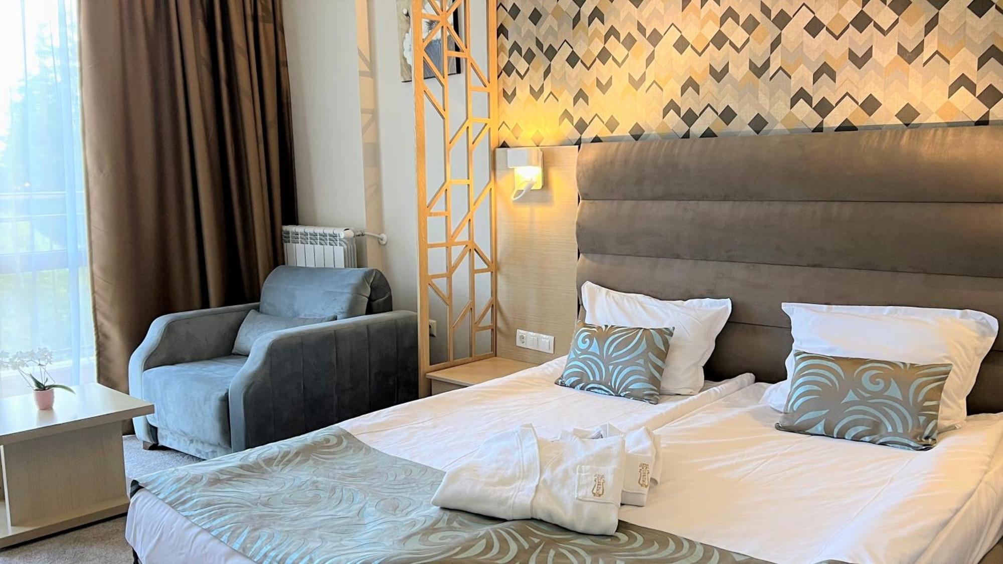 Hotel Orpheus - Casino And Spa 팜포로보 객실 사진