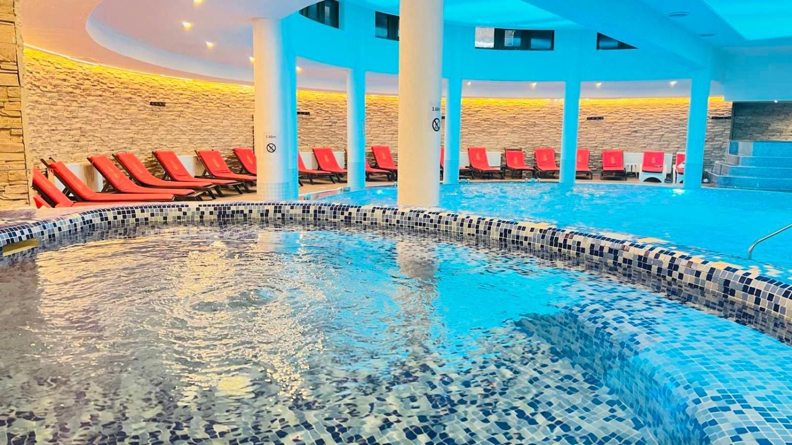 Hotel Orpheus - Casino And Spa 팜포로보 외부 사진