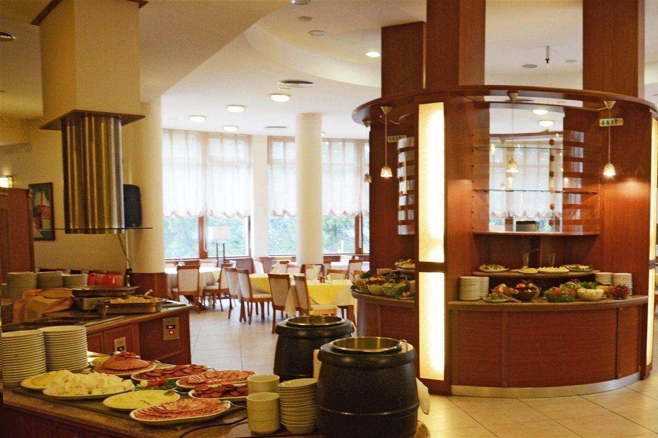 Hotel Orpheus - Casino And Spa 팜포로보 외부 사진